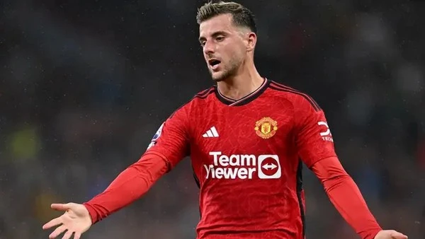 Mason Mount's Struggles at Manchester United: Dimitar Berbatov's Insights